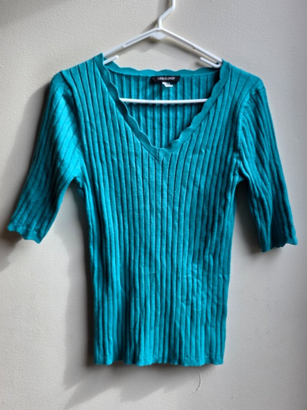Cable & Gauge Cropped Ribbed Aqua V-Neck Sweater Size Medium